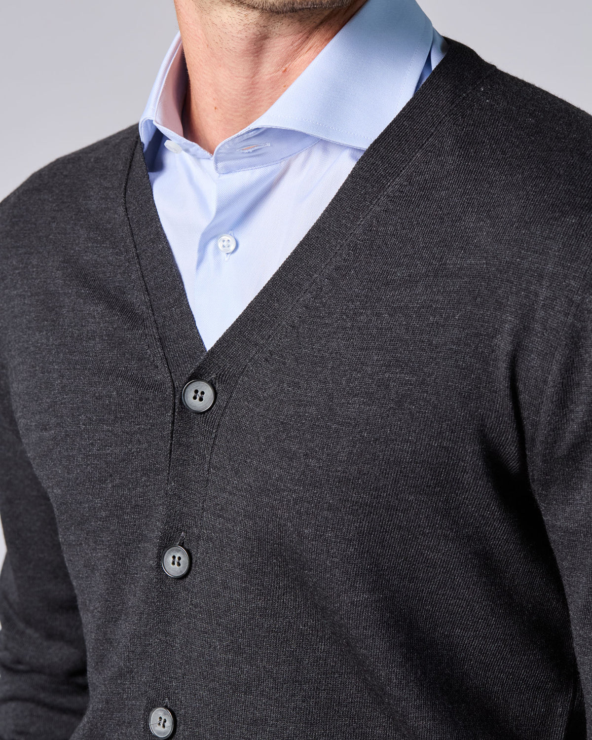 Cardigan con Bottoni Bora